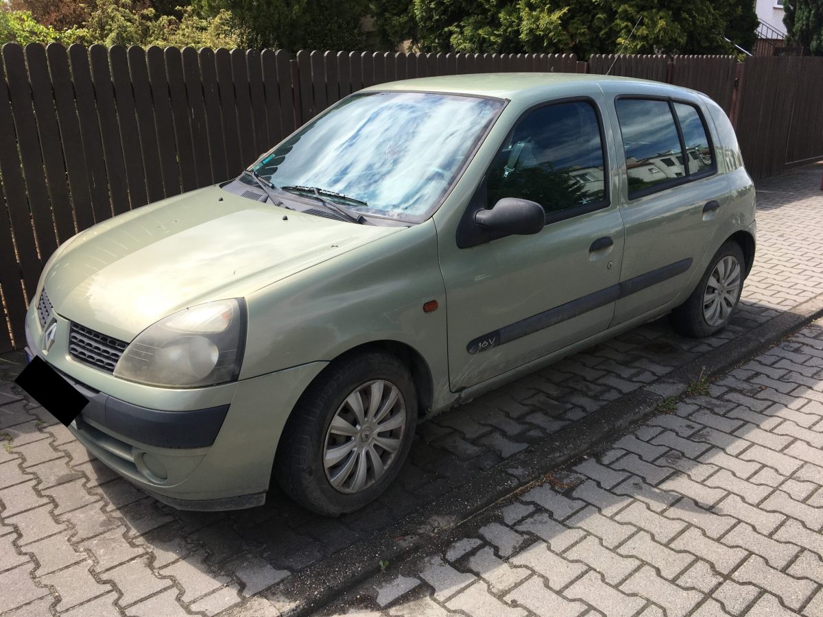 Renault Clio boczna stłuczka